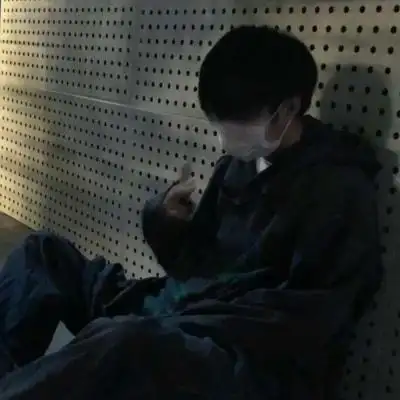 温柔ins男生头像大雾四起我在无人处爱你