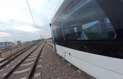 麓谷的小伙伴们可直接乘坐有轨电车t2线到达高铁西站!