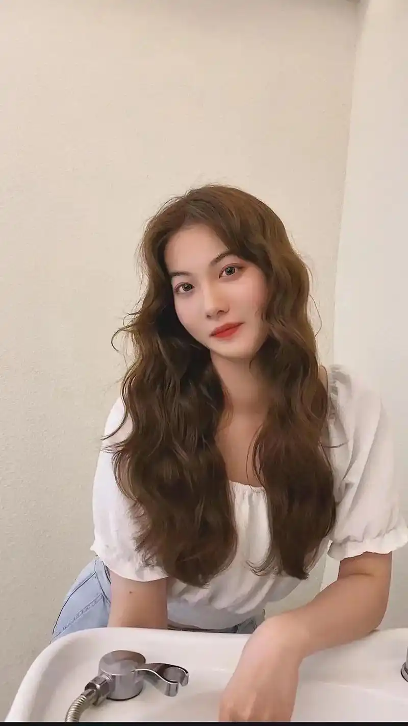 中长发必烫的法式慵懒卷发!出门被问疯了!