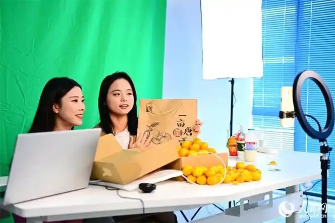 江西南丰直播电商助农货俏销