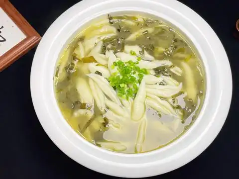 酸菜面鱼子图片
