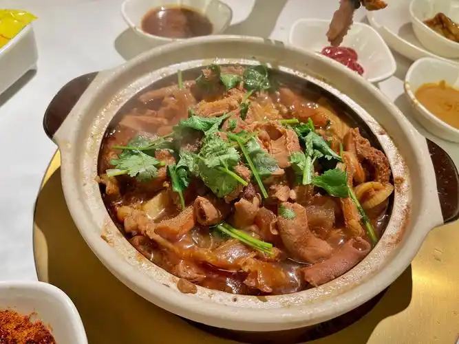 牛小灶老广州风味的正宗牛杂煲火锅