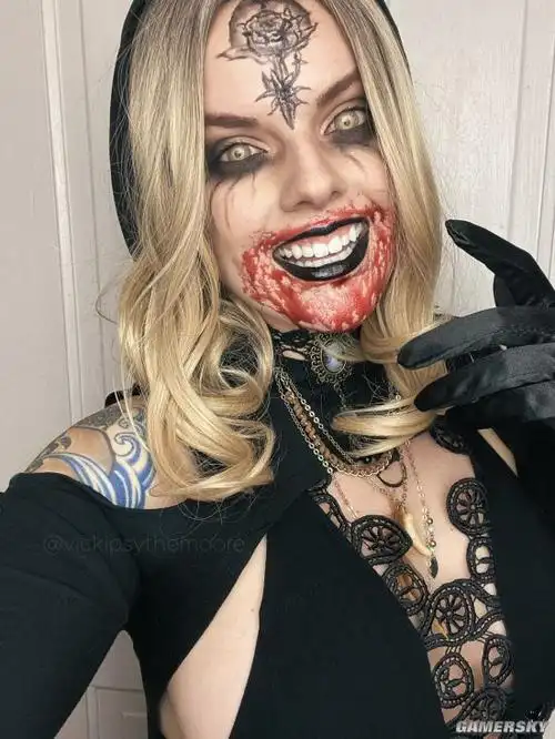 《生化8》吸血鬼贵妇cos美照合集 眼神也很可怕