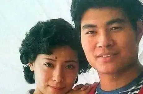 关牧村,一碗萝卜面"挣"个老公,恩爱24年被宠上天