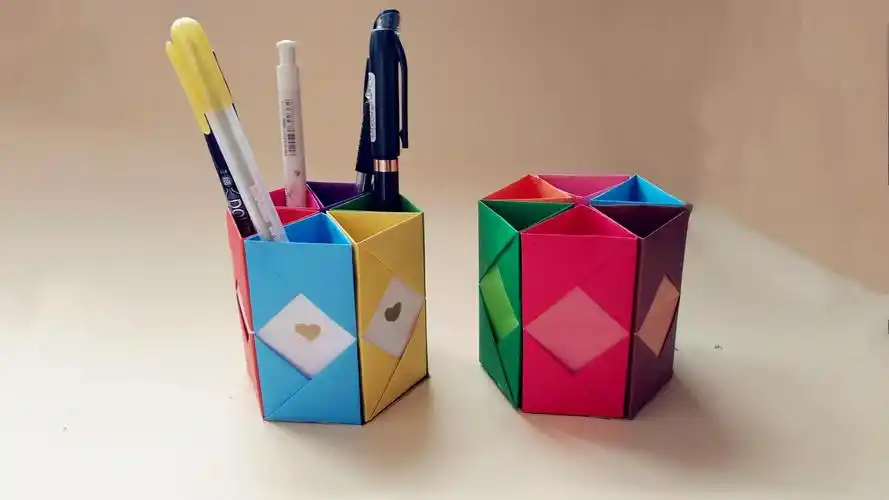 学会这个谁还花钱买笔筒,简单几步折个笔筒,手工折纸视频教程