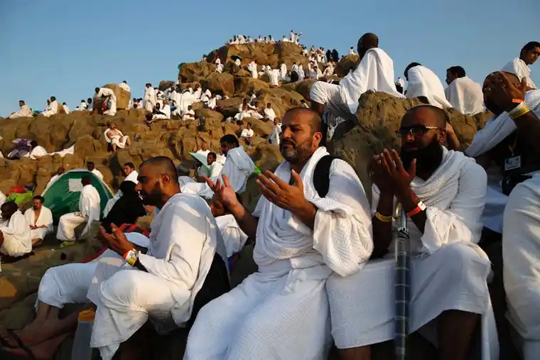 沙特阿拉伯麦加,来自全球各地的约130万朝觐者聚集在沙特阿拉伯麦加城
