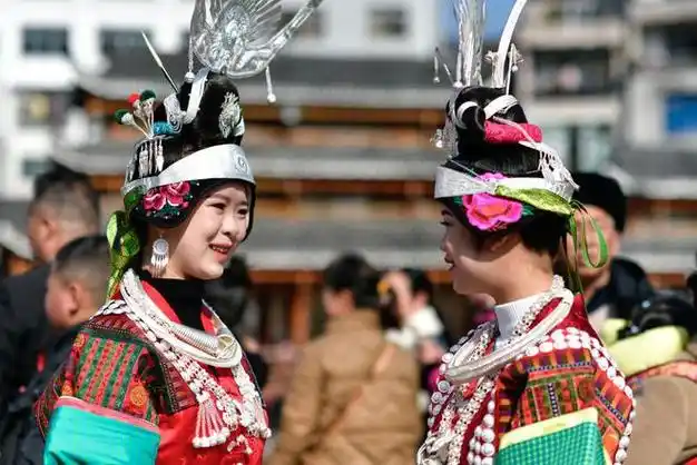 贵州凯里苗族同胞欢庆甘囊香芦笙节图