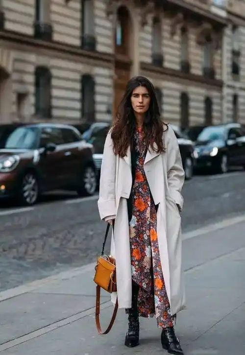 原创外套里别穿时尚衫了流行的内搭裙火了普通人也能凹出高级感