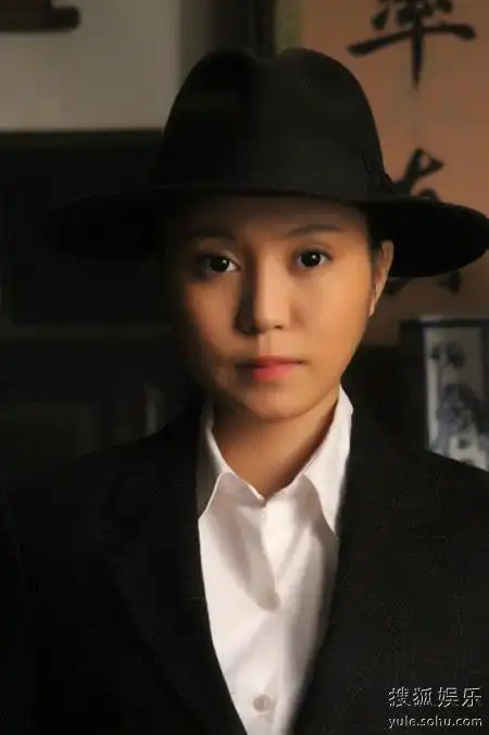 李佳芯出演《雾都》 张丰毅赞其身材好有演技