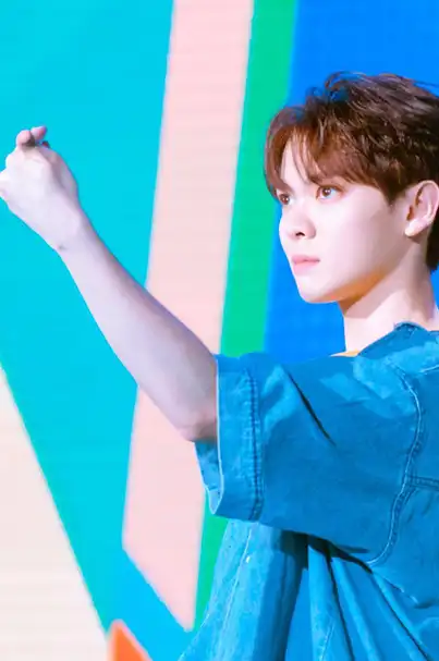 原创百分九挑战花式比心林彦俊太有创意范丞丞用力过猛坤坤可爱