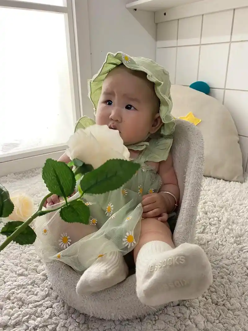 宝贝拍半岁照.今天带宝贝去拍半岁照,可把我家宝给累坏了!但是 - 抖音