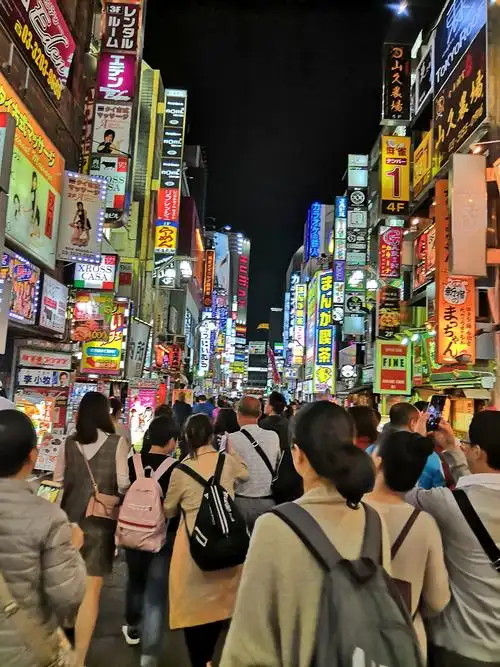 东京新宿歌舞伎町街