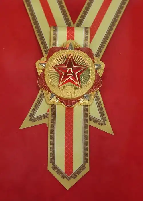 解放军航天员聂海胜,授予"八一勋章",能否提前晋职晋衔