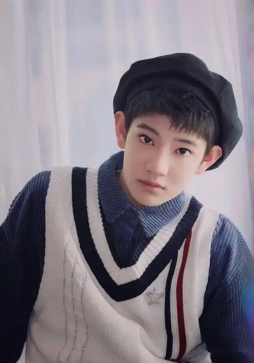 吃软饭?聊骚出轨?骗网红?搞hs?这个16岁的男爱豆可真会玩!