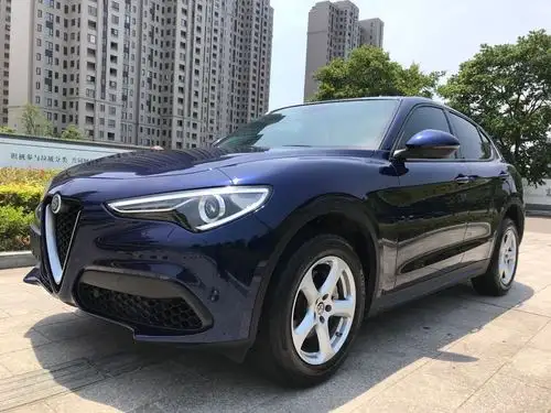 阿尔法·罗密欧stelvio 2017款 2.0t200hp 精英版