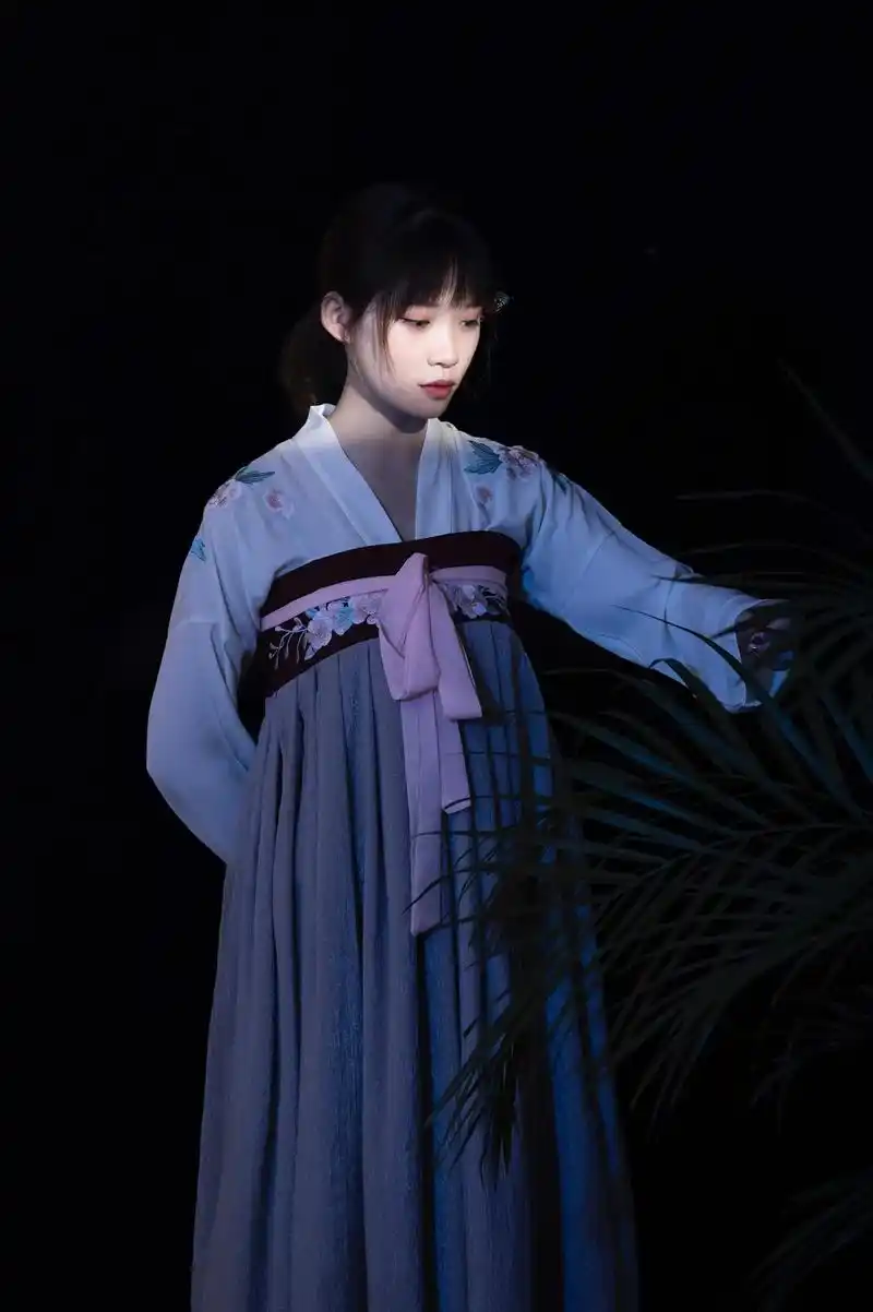 神明少女 #国风古韵 #汉服 #古风 #氛围感 - 抖音