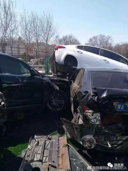 突发京藏高速16车连撞已致1人重伤4人轻伤