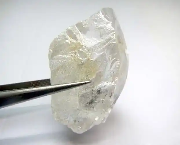 安哥拉lulo矿区发现12958ct7861ct钻石原石