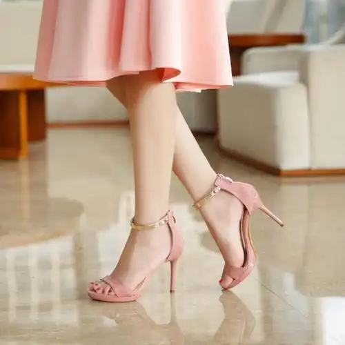 成熟女性鞋子别穿太土,时尚又洋气高跟鞋,穿出属于自己的气质