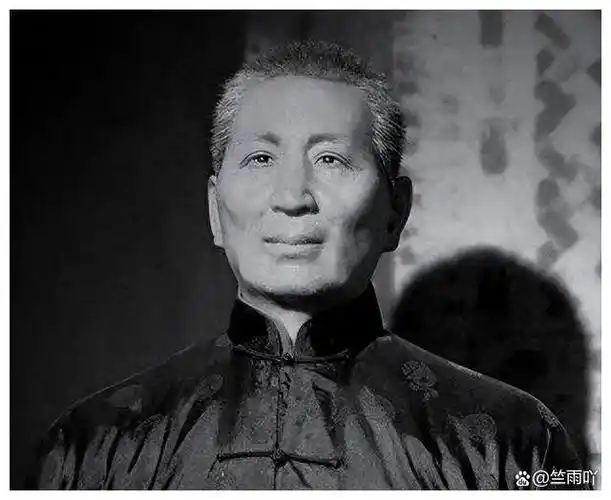 我问我自己."这是一个叫冷月英的女人,缓缓吐出的一句话.