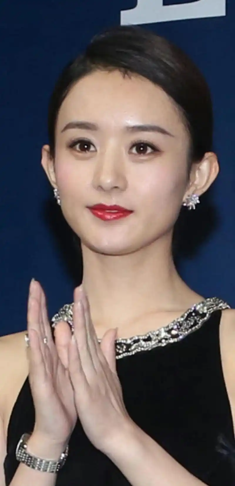 看完无美颜,无滤镜下的赵丽颖,网友:加重了我的"容貌焦虑"