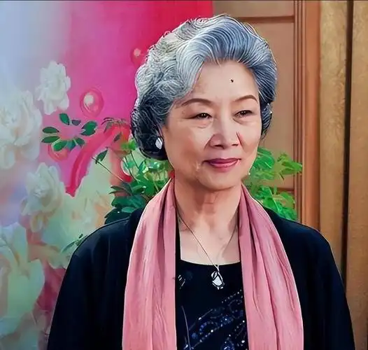 吕中:一路好好走,与小学初恋恩爱53年,84岁过上优雅人生