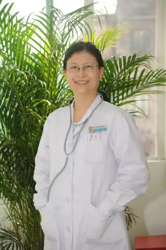 郭晓玲是妇产科主任医师,佛山市医学领军人才,现为我院党委书记,院长