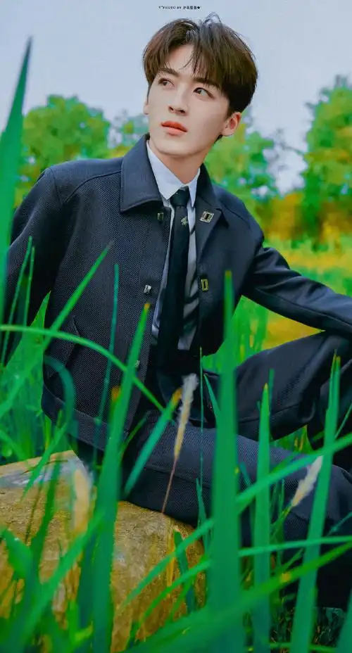 何洛洛#* 壁纸花与少年9598