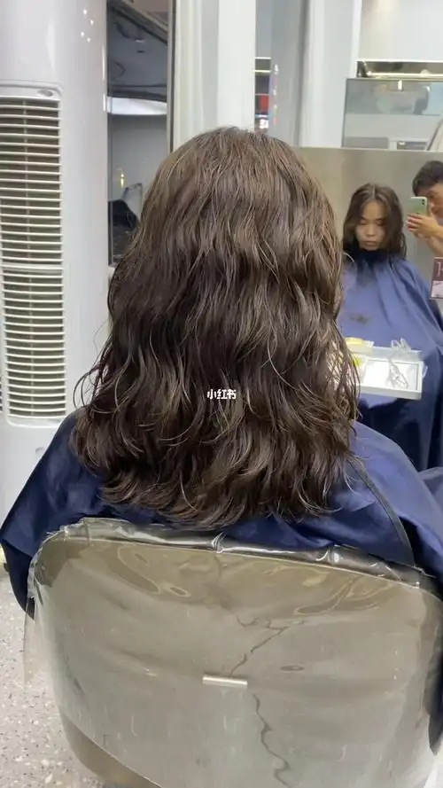 第二款微慵懒都可以起到蓬松头发的效果#洛阳烫发  #洛阳发型设计