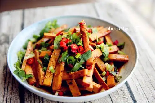 5分钟快手菜, 凉拌豆腐干, 麻辣鲜香, 营养丰富, 下饭也下酒!