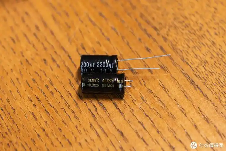下面的金字电容是从电源上拆下的,比淘宝买的电容看起来更高端.
