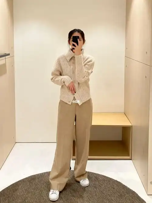 cos秋冬新款米色毛衣搭配卡其直筒裤