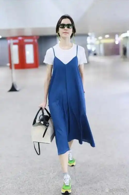 宽松肥大的t恤怎么穿好看?