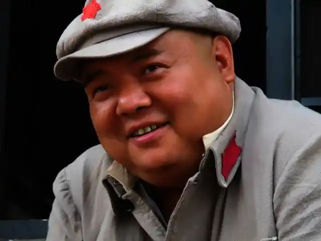 "猪八戒"专业户,为角色增肥70斤,与大4岁妻子恩爱至今!