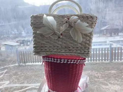 玉米叶纯手工编织手拎包:环保,时尚,女人的标配.