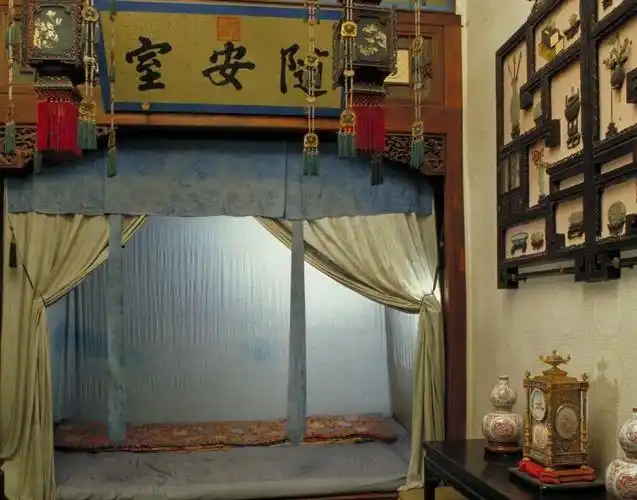 故宫那么气派,为何皇帝和妃子的床,看上去那么小,原来是这样!