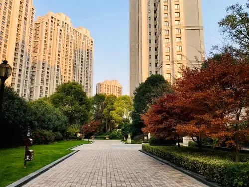 品尊小区风景照2020-4-24