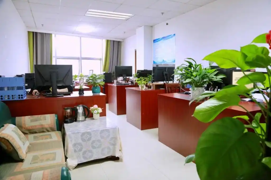 创建美丽办公室展示机关新形象江南区教育局机关开展美丽办公室创建