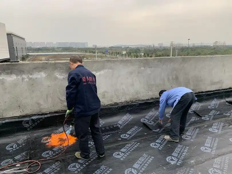 专业检测厨房卫生间防水补漏上门维修房屋防水价格