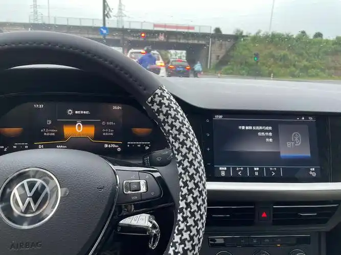 22款朗逸plus投诉后换屏成功