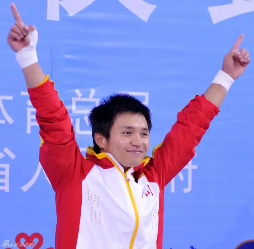 男子10米台邱波夺冠_高清图集_新浪网