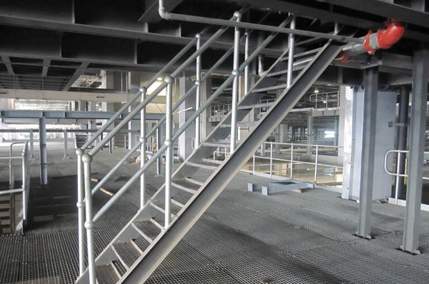 钢梯踏步板尺寸 钢楼梯是什么