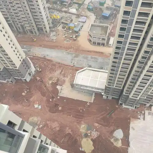 站在楼顶俯视下去,看得出来将来的绿化面积绝对不会小哦!