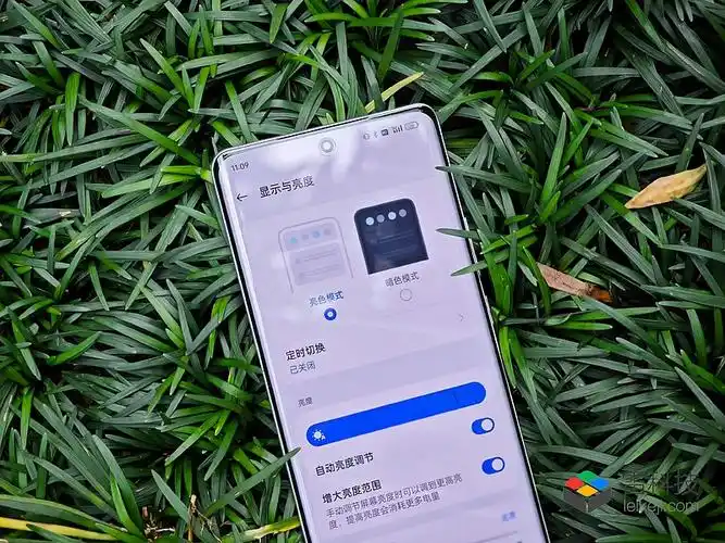如果说 2023 年的手机市场,还有两款千元机——redmi note 12t pro 和