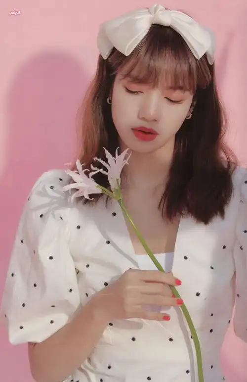 blackpink lisa cr.logo - 堆糖,美图壁纸兴趣社区