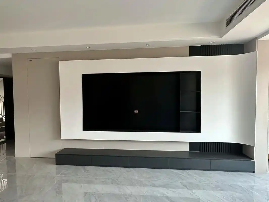 这是我心心念念的电视背景墙,造价要比大理石,岩板背景墙的造价要低