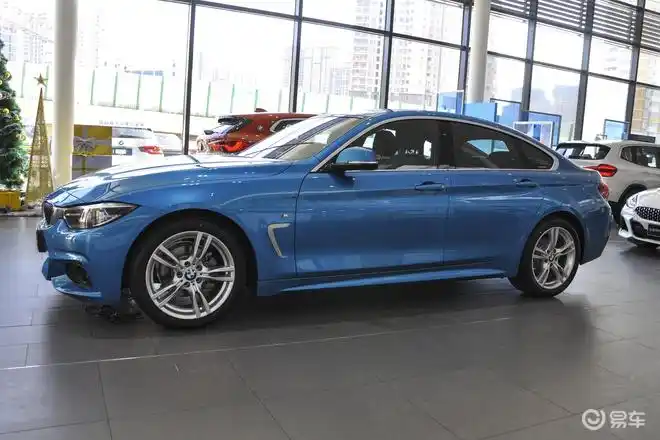 2020款宝马4系四门轿跑车425im运动套装