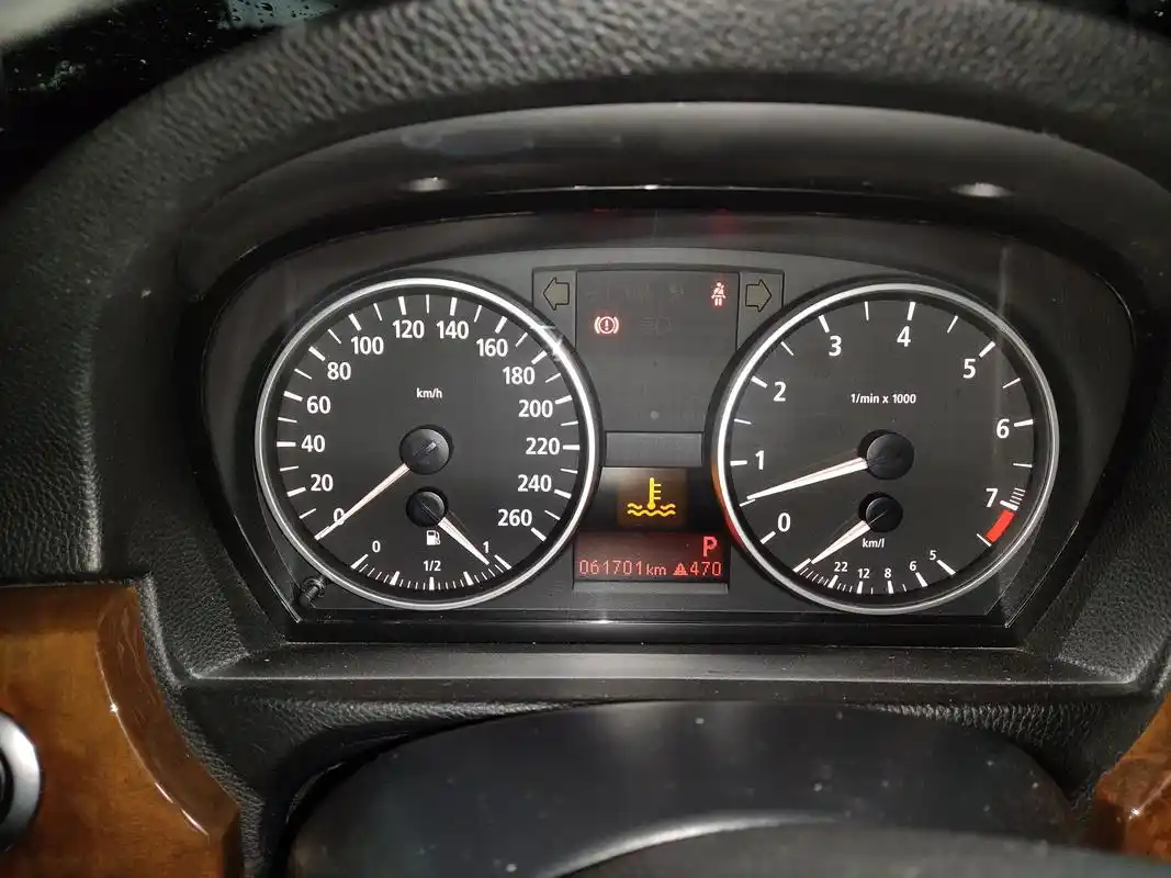 宝马水温报警指示灯