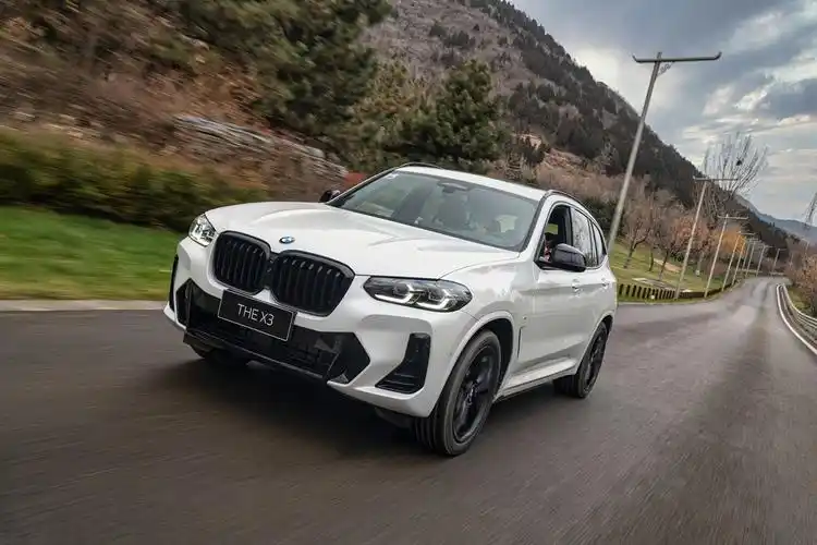 试驾新款宝马x3坚守纯粹加不加长whocare