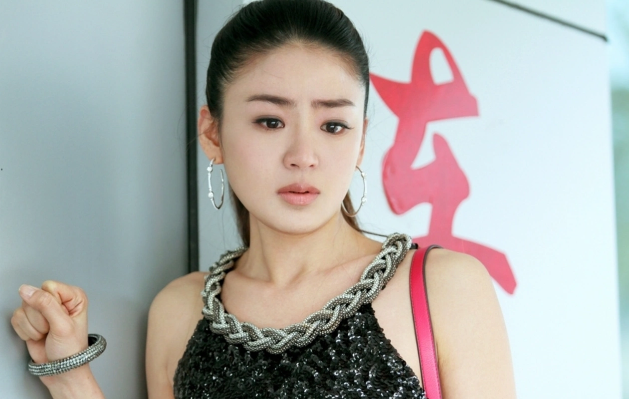 洪小铃罕曝近况独自看病面容憔悴显凄凉曾因放羊的星星爆红